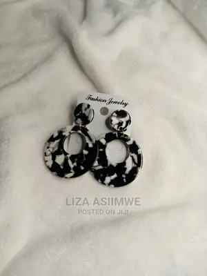 Lady Fancy Earpins