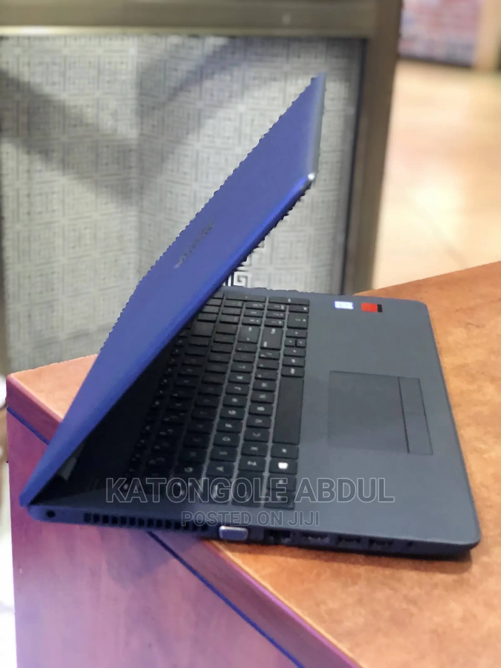 Laptop HP 250 G6 4GB Intel Core I5 HDD 1T
