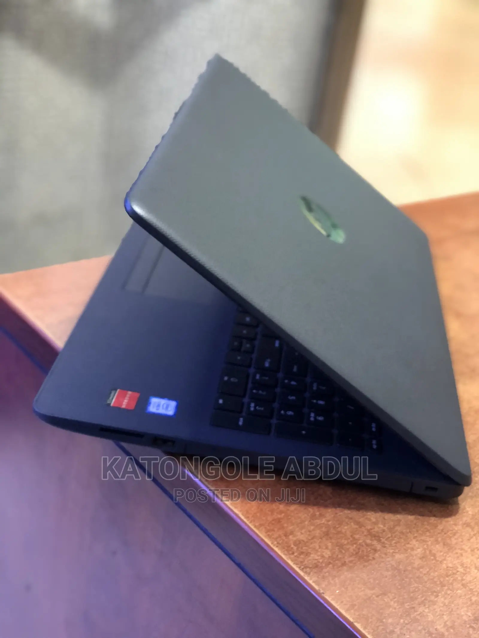 Laptop HP 250 G6 4GB Intel Core I5 HDD 1T