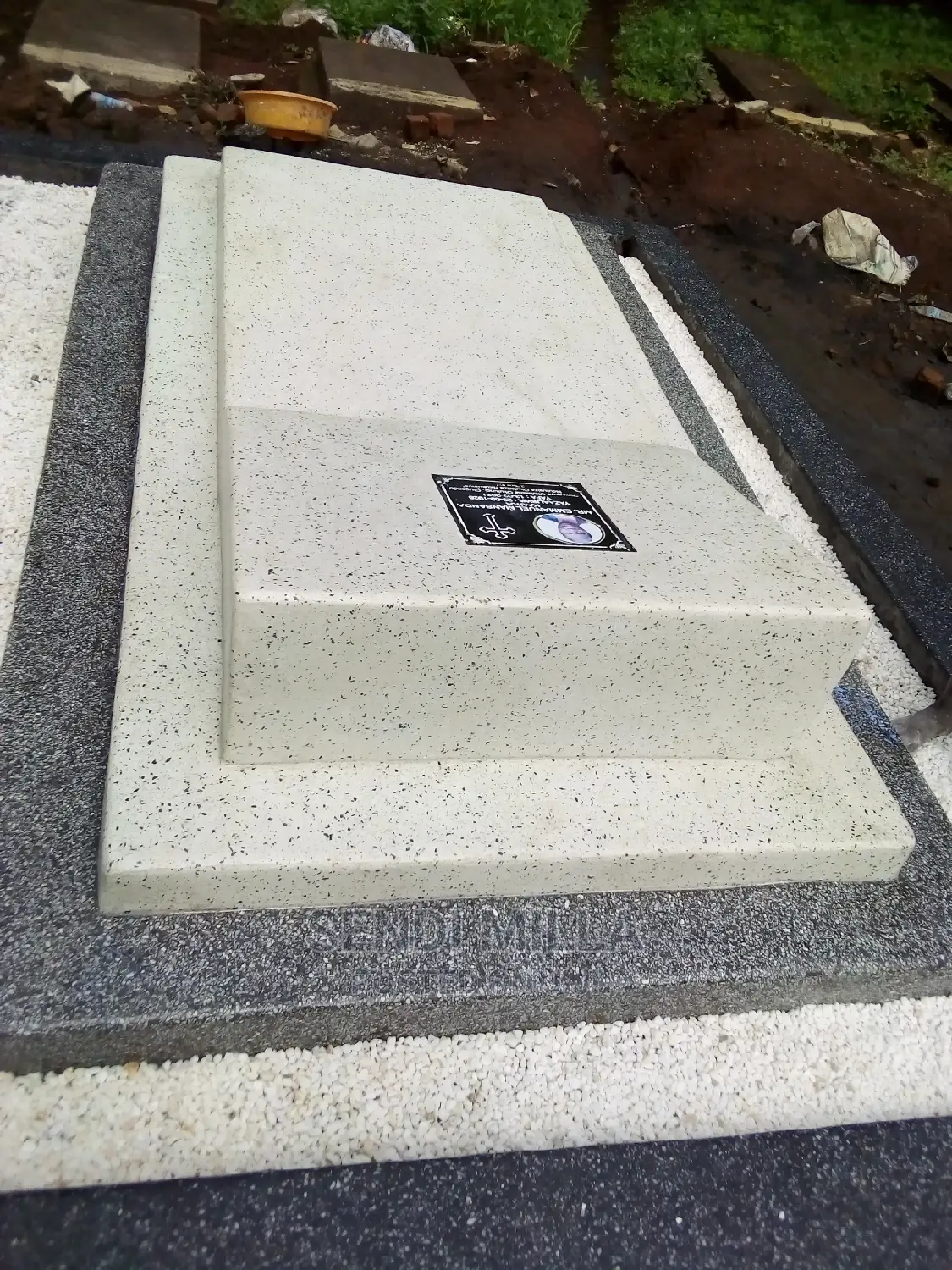 Grave Finishings