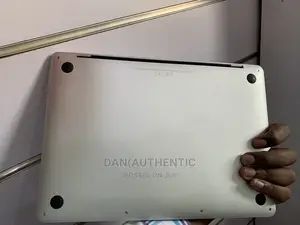 Laptop Apple MacBook Pro 2017 8GB Intel Core I5 SSD 1T