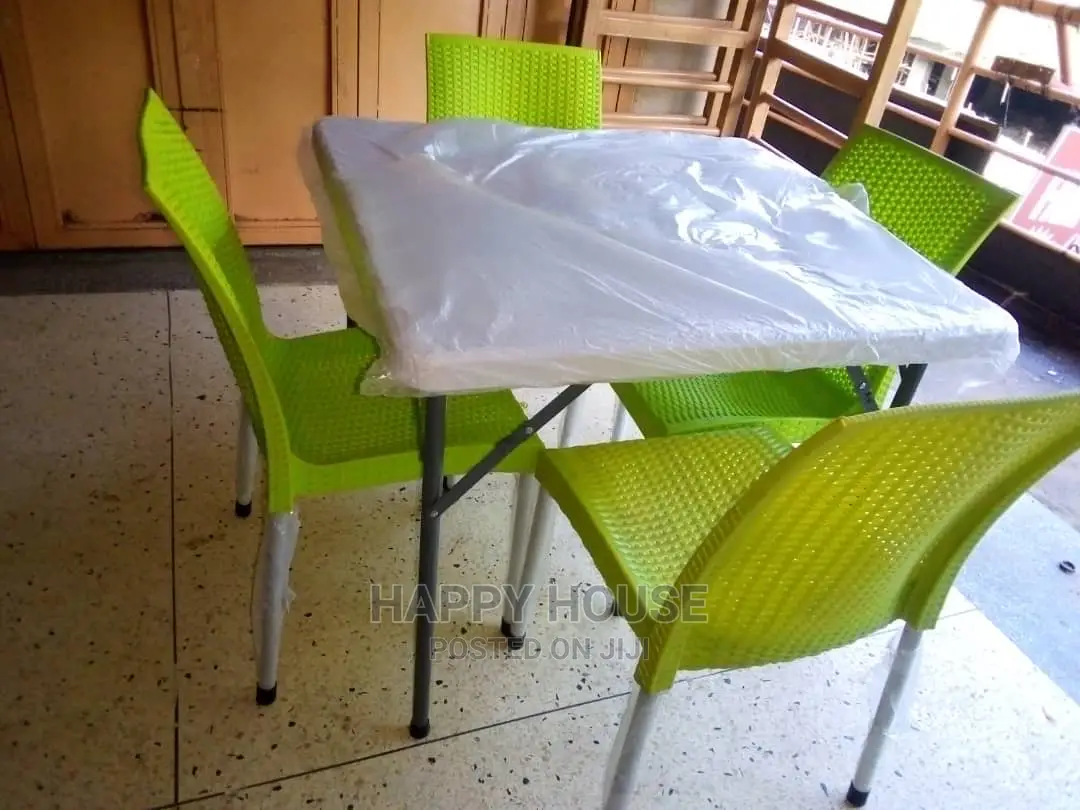 Foldable Strong Plastic Table