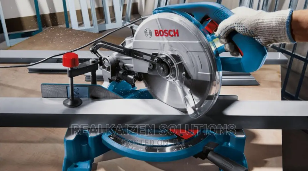 Bosch Professional Compound Heavy Duty Mitre Saw 1700W