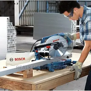 Bosch Professional Compound Heavy Duty Mitre Saw 1700W