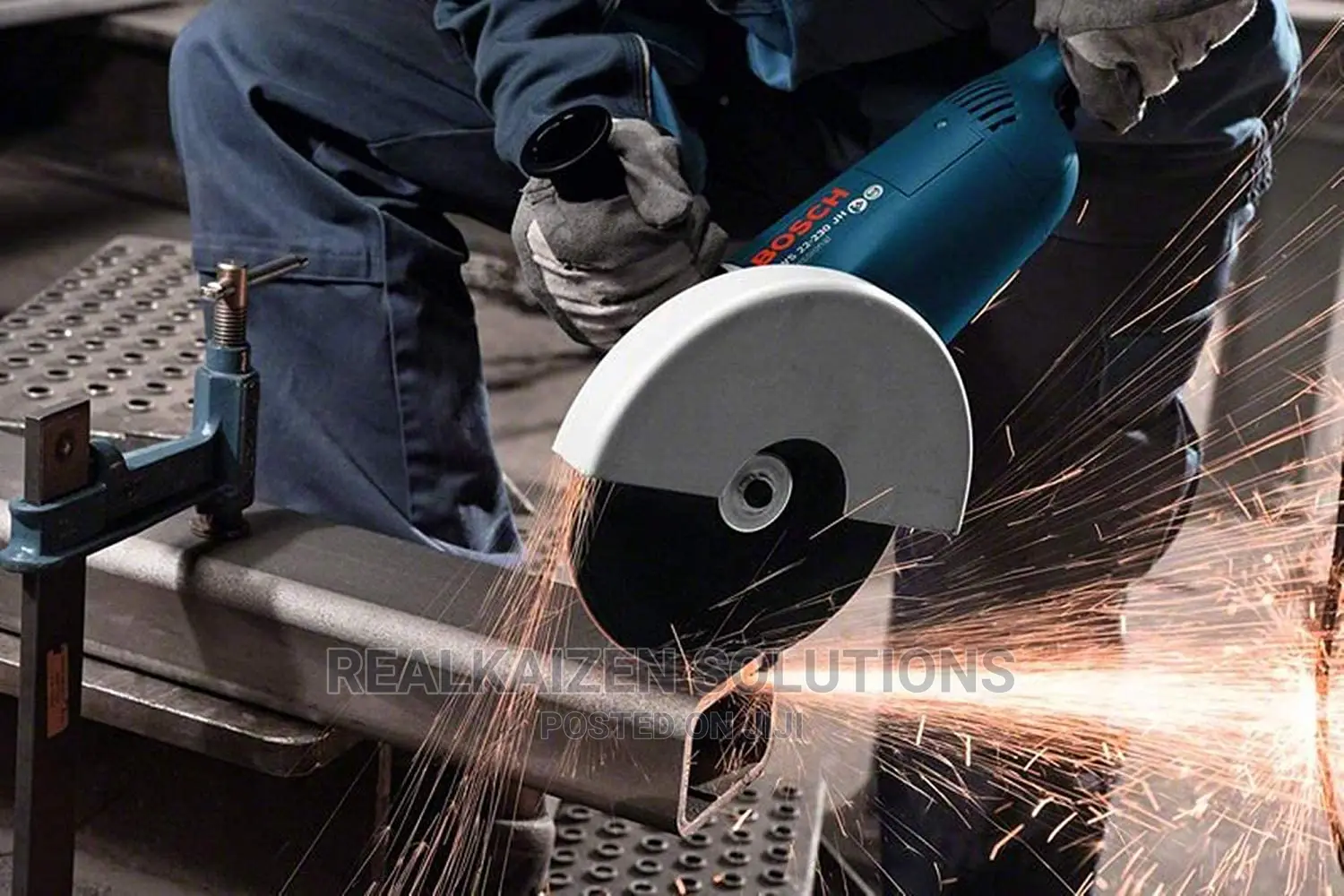 Bosch Professional Heavy Duty Angle Grinder 2200W
