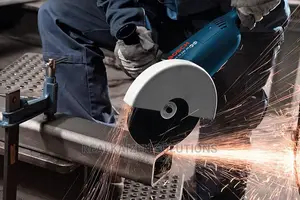Bosch Professional Heavy Duty Angle Grinder 2200W