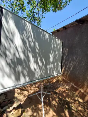 Projectors And Projector Screens For Hire