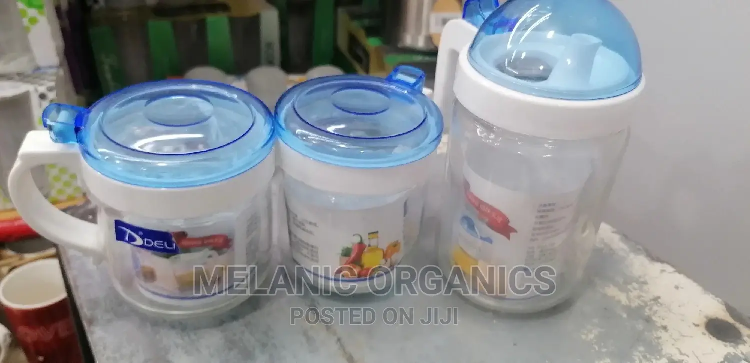 Storage Containers With an Oil Dispenser