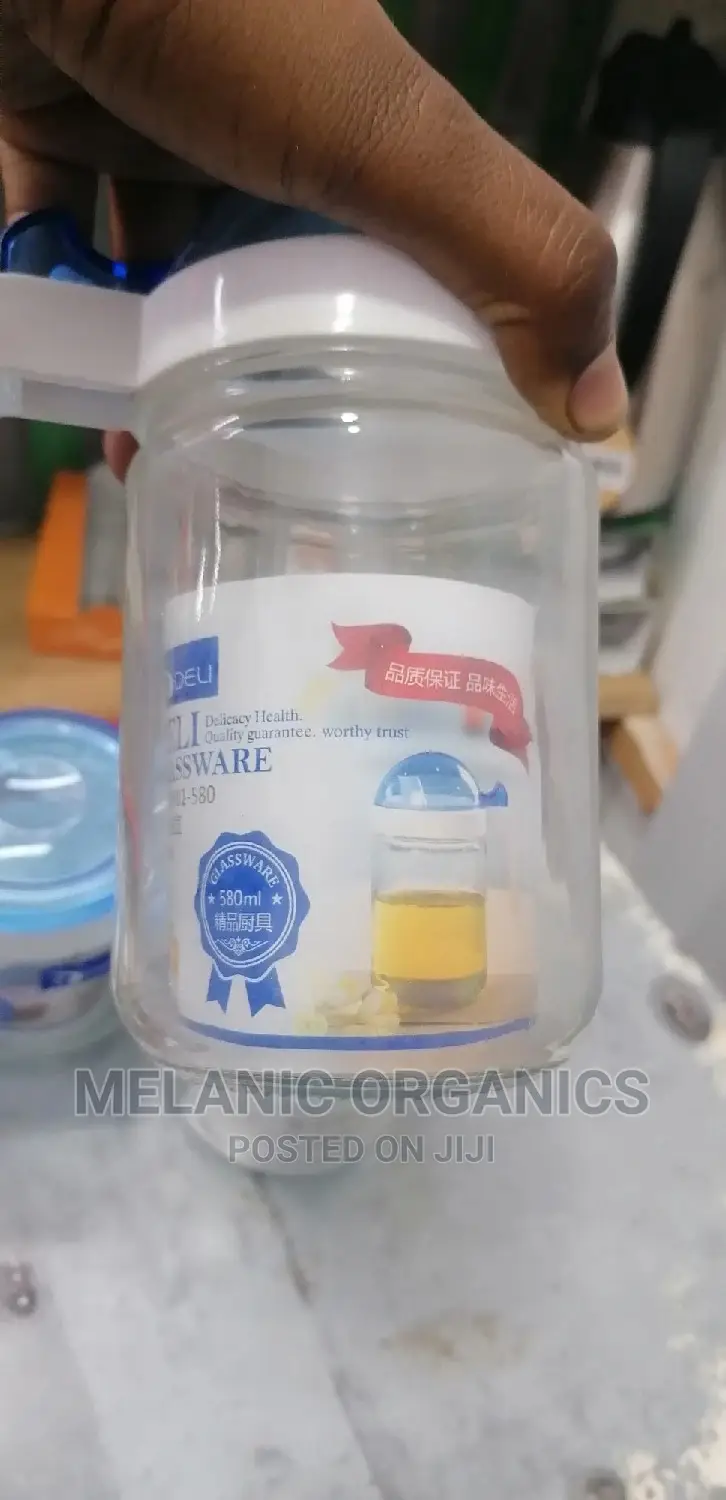 Storage Containers With an Oil Dispenser