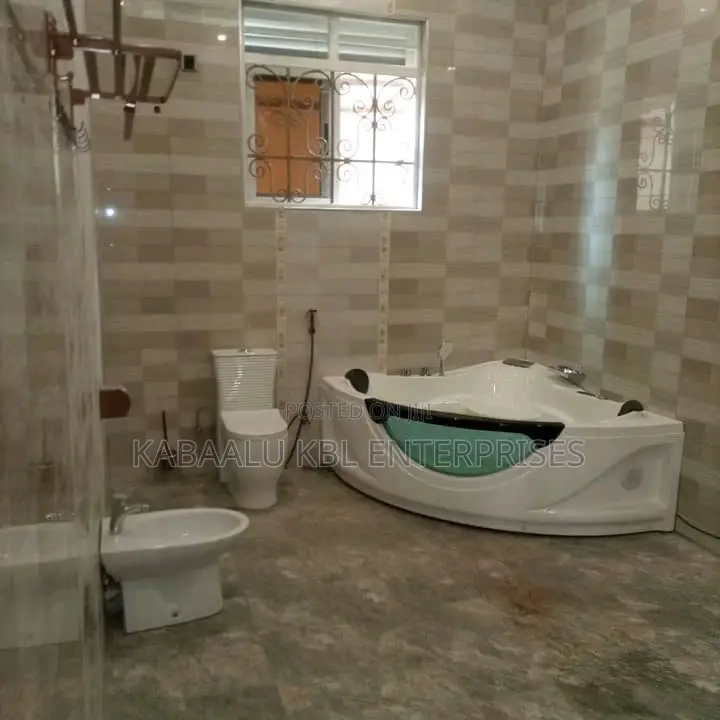 Corner JACUZZI