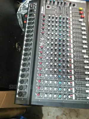 Yamaha Mixer 16 Channels