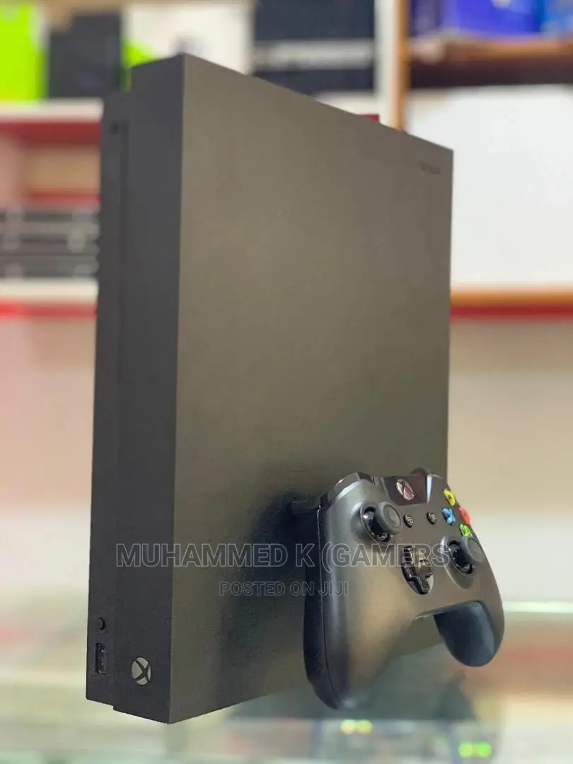 Xbox One X (Eafc 26 + 16 Games)