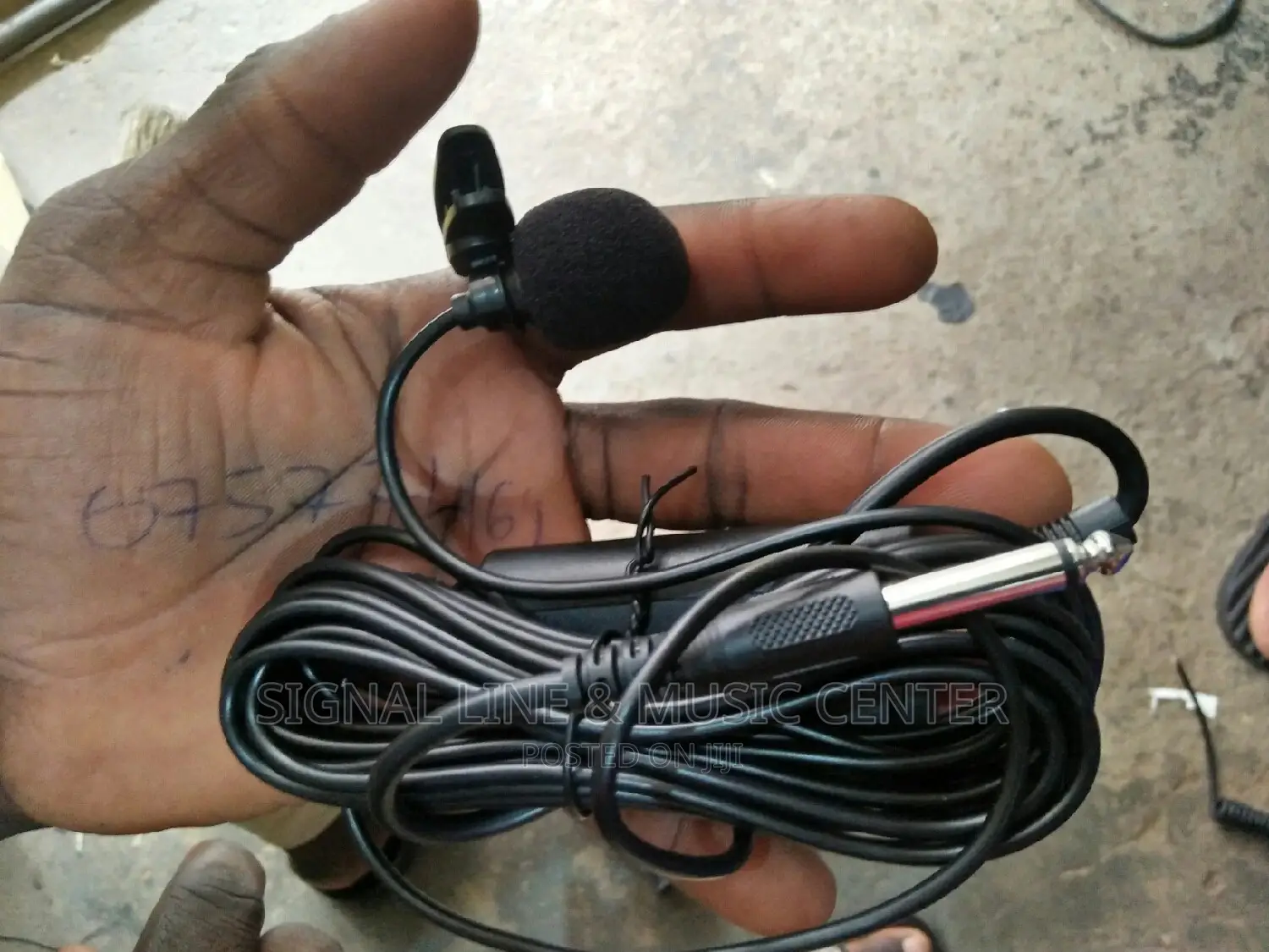 Max Coller Lapel Wired Microphone