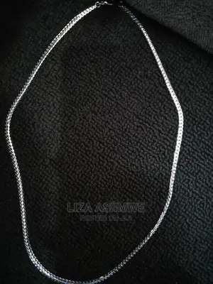 Nice and Authentic Men's Chain's (Necklaces)
