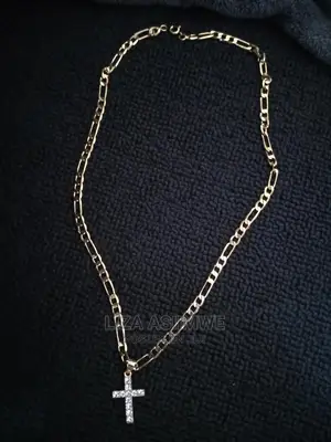 Authentic and Nice Mens Chains With a Cross Pendant