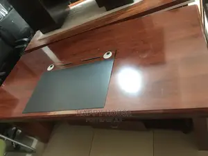 Executive Office Desk (With a Side Return)