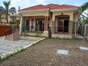 Furnished 4bdrm House in Kira for Sale