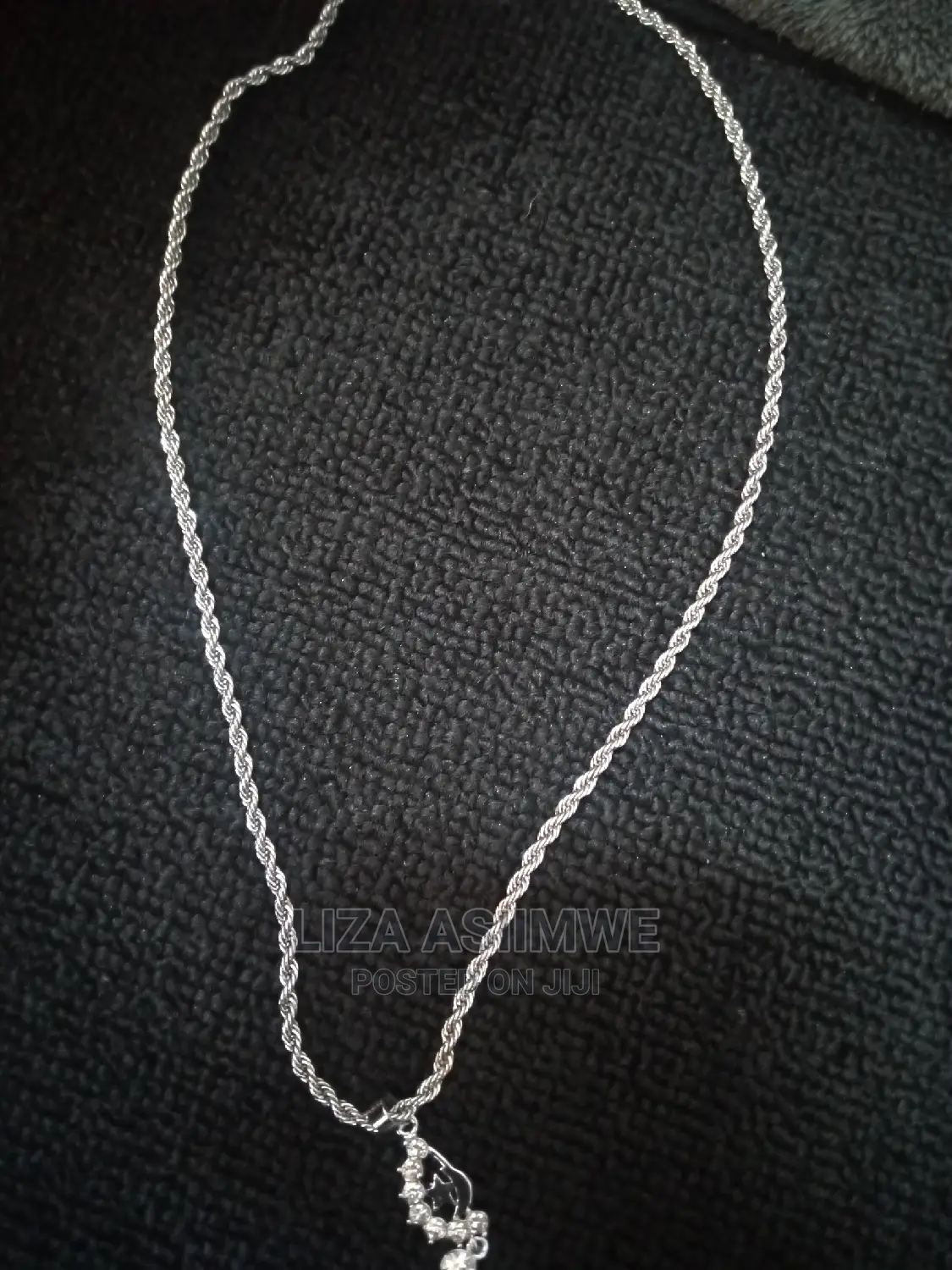 Authentic and Nice Chain's (Unisex)