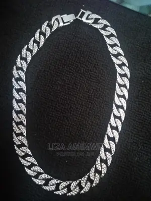 Men's Iced Authentic and Nice Chain's(Unisex)
