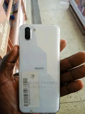 Sharp Aquos R2 64 GB White