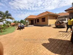 Furnished 5bdrm Bungalow in Kira for Sale