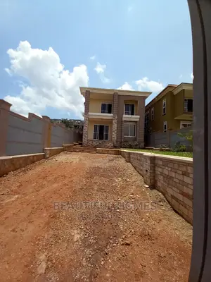 Furnished 4bdrm House in Kira for Sale