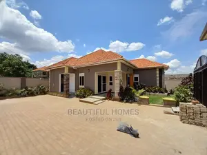 Furnished 4bdrm House in Kira Tarmack for Sale