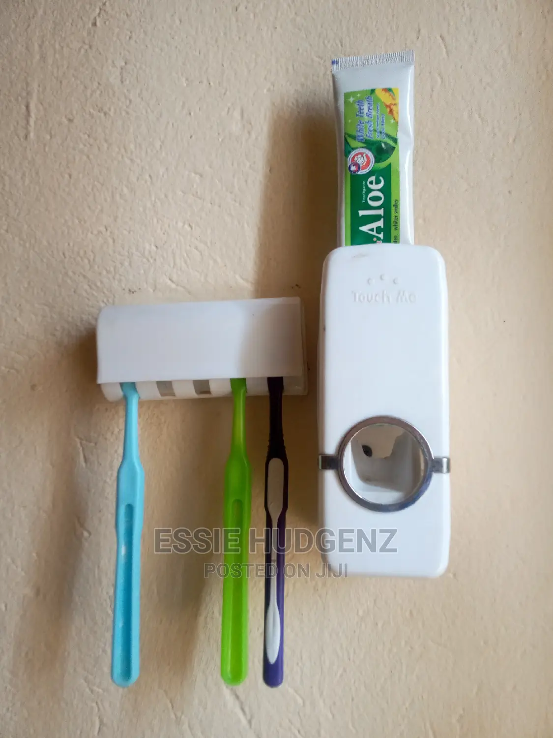 Tooth Paste Dispenser