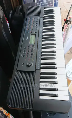 Yamaha PSR-E273 Piano