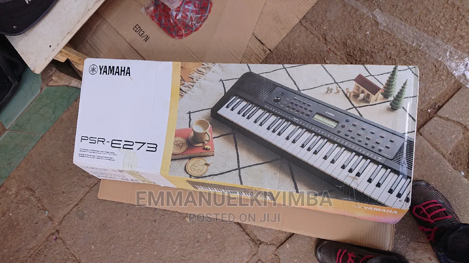 Yamaha PSR-E273 Piano
