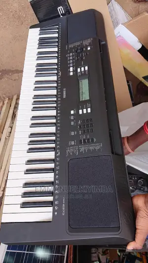 Yamaha PSR-E 373