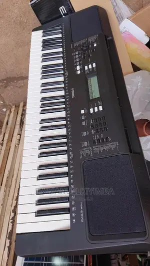 Yamaha PSR-E 373