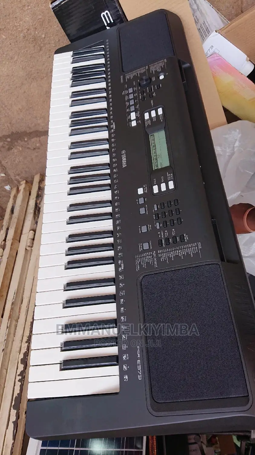 Yamaha PSR-E 373