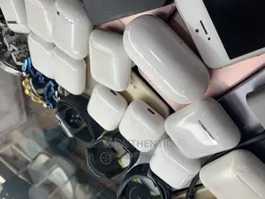 Apple Airpods 1st Gen and 2nd Gen Uk Used