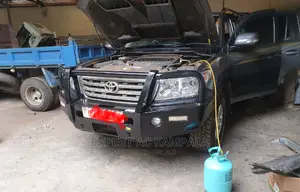Gas Refilling Land Cruiser V8