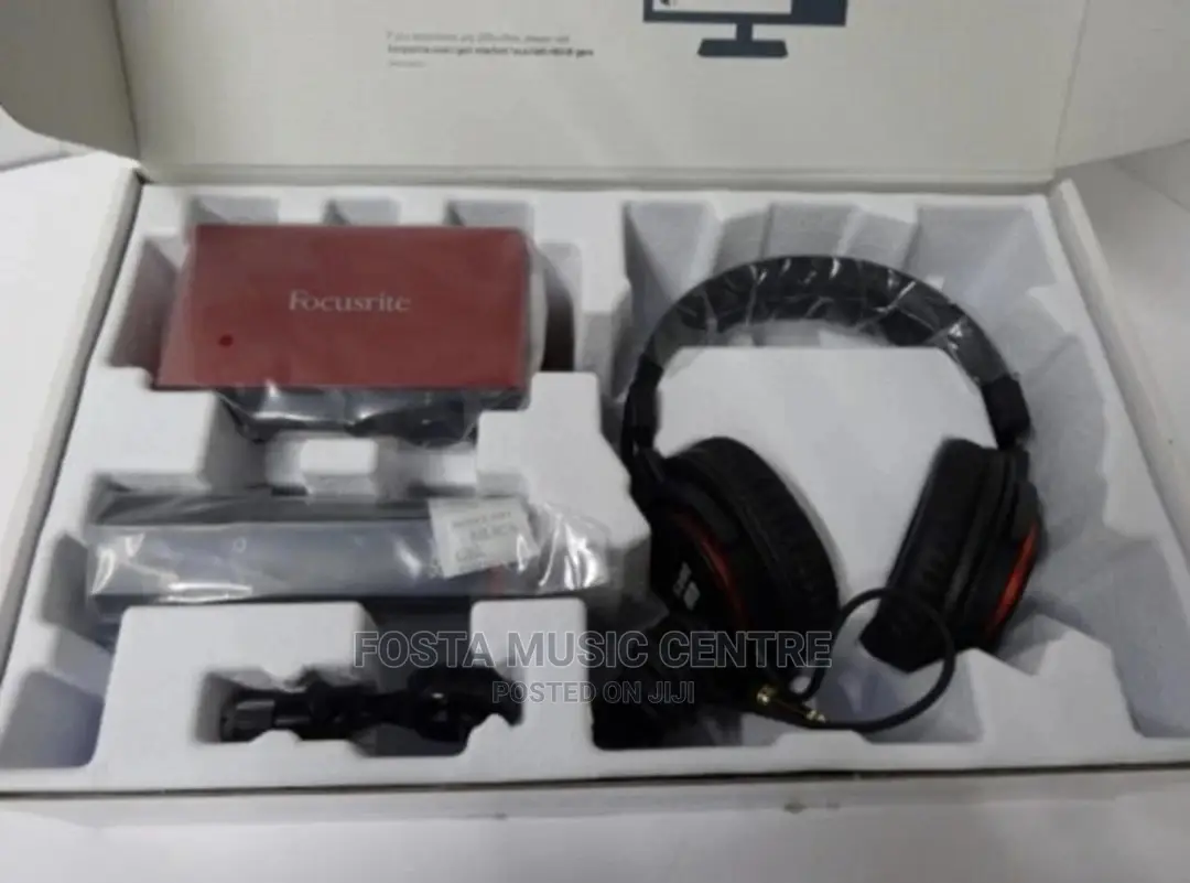 Focusrite Scarlett Solo Studio Bundle 3rd Gen