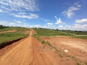 Kasangati 25 Decimals in Executive Gated Estate on Sell