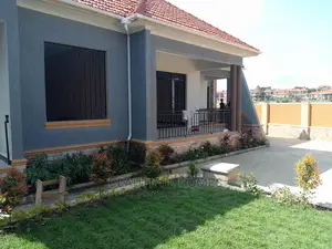 Furnished 4bdrm House in Kira for Sale