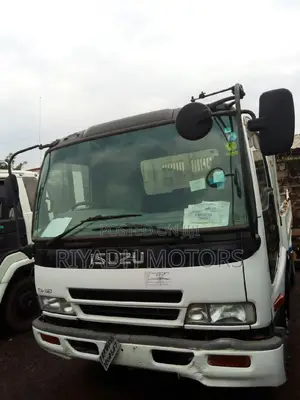 Isuzu Forward Model 2005
