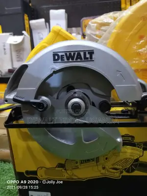 Dewalt Circular Saw Machine