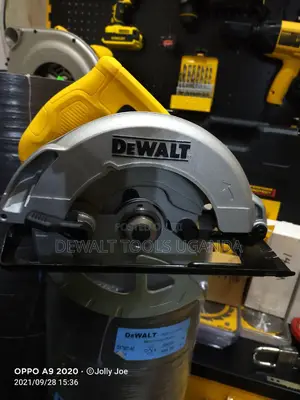 Dewalt Circular Saw Machine
