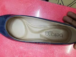 Cushioned Blue Pumps for Ladies With Pure Leather