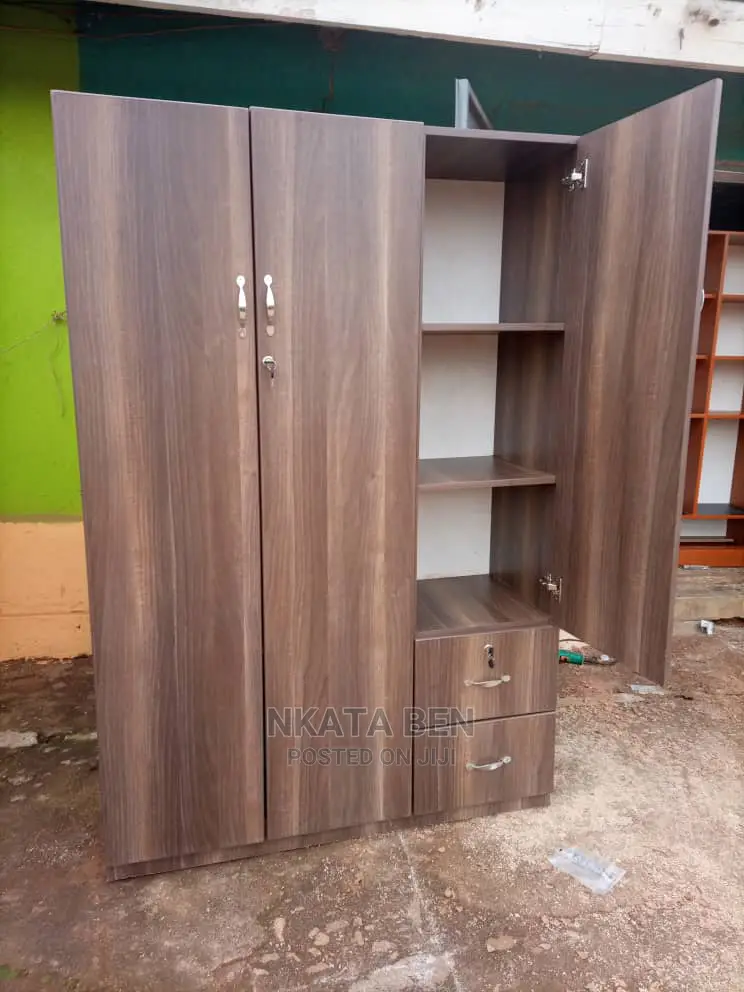 American Walnut Wadrope