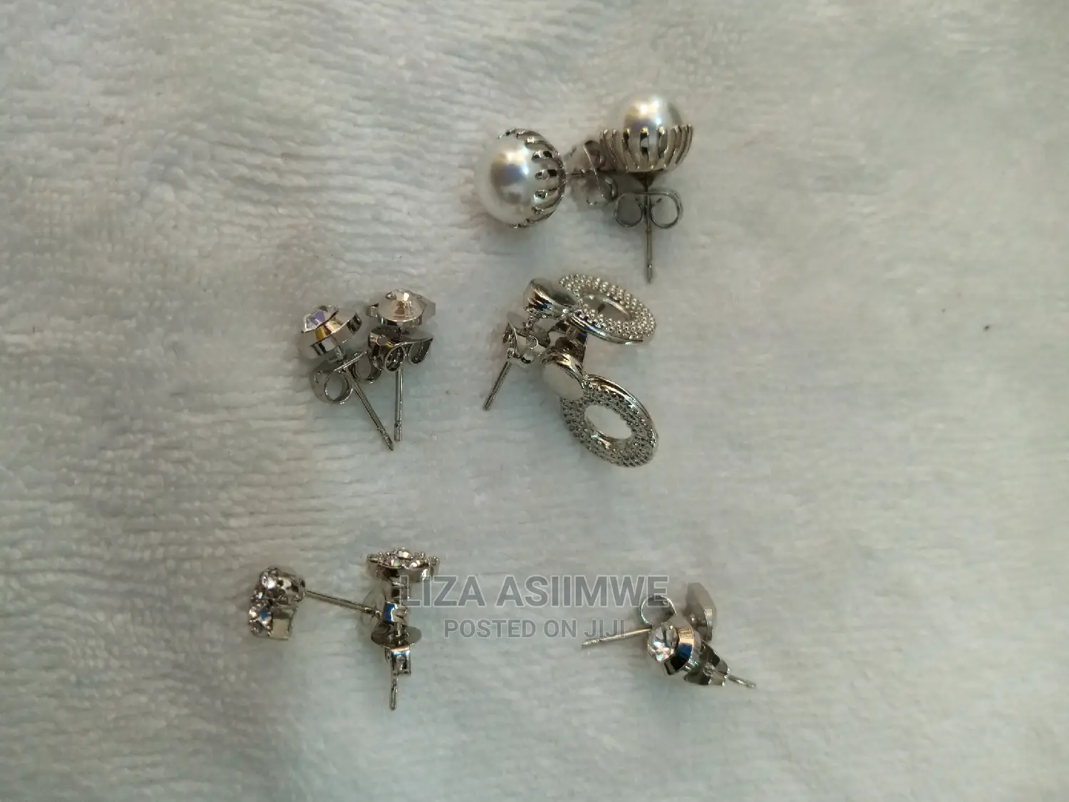 Quality Silver Simple Earpins