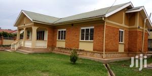 3 Bedrooms House For Rent