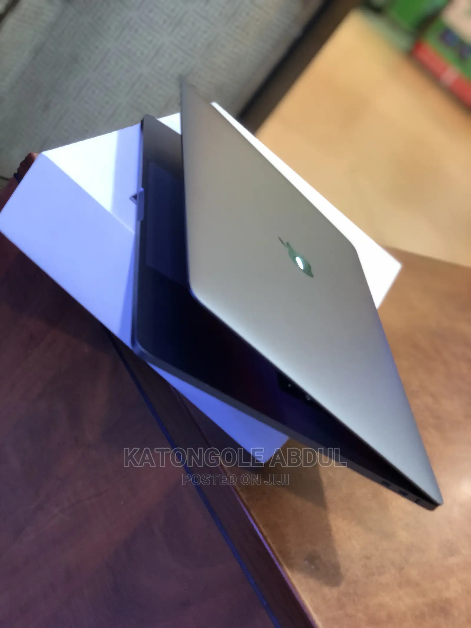 Laptop Apple MacBook 2017 16GB Intel Core I7 SSD 512GB