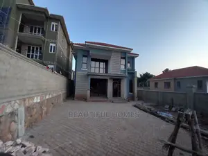 Furnished 4bdrm Maisonette in Kira Tarmack for Sale