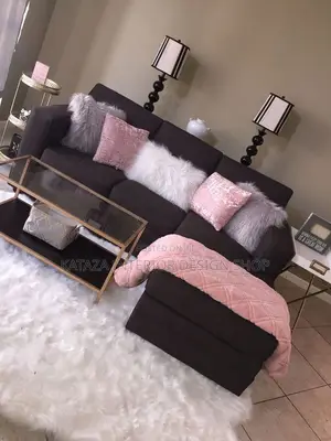Fluffy Center Carpet