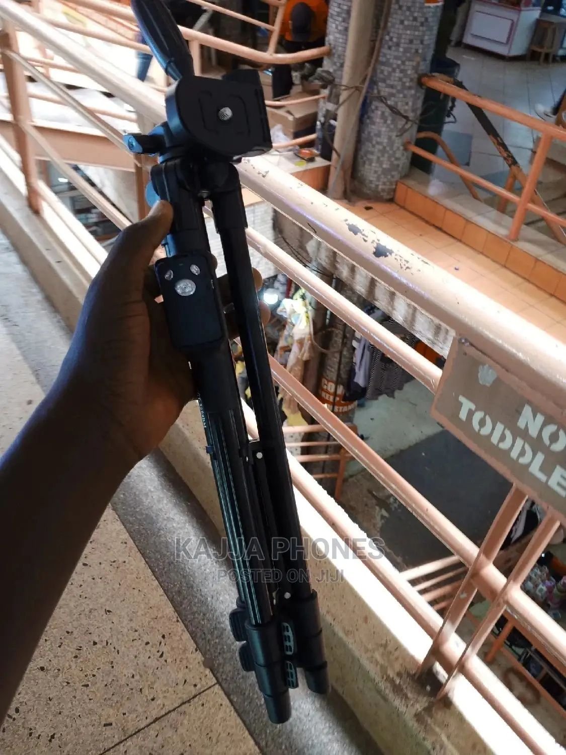 Tripod Stand 5208