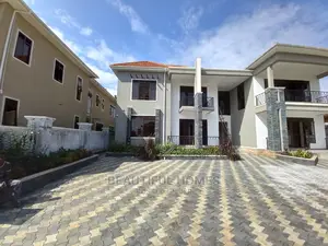 Furnished 6bdrm Mansion in Kira Corporate for Sale